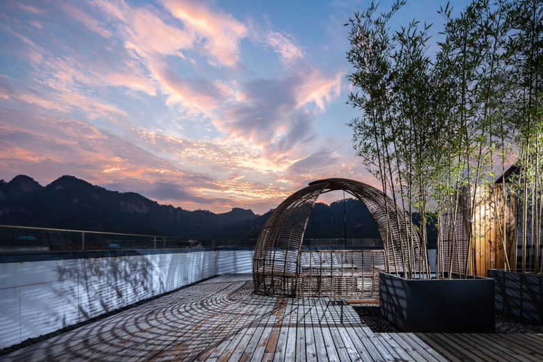 10_Yue-Wuyi-Tea-Life-Aesthetics-Hotel-by-Beijing-Wuxiang-Space-Architecture-Design-Studio-03-780x520.jpg