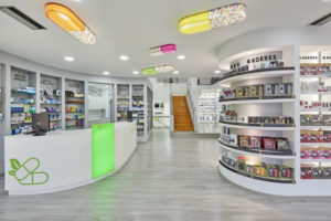 8_Mazis-Marios-pharmacy-by-Lefteris-Tsikandilakis-Pireaus-Greece-300x200.jpg