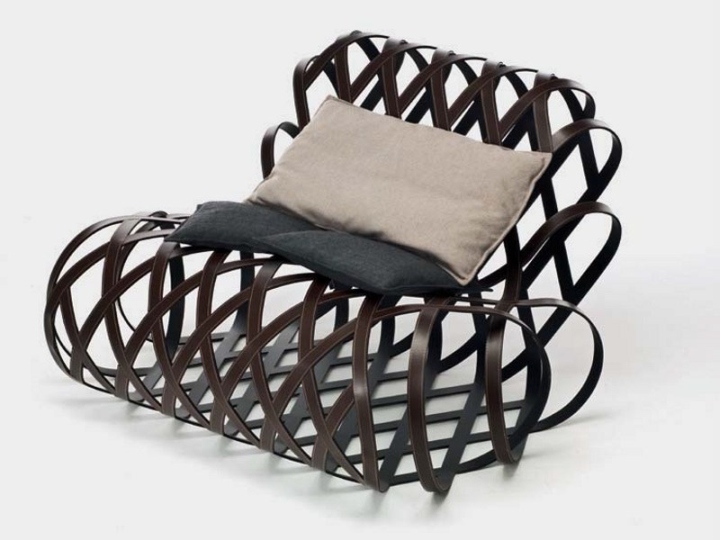 21_ARIA-relaxing-steel-armchair-by-Antonio-Rodriguez-for-La-Cividina-03.jpg