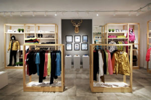 7_Halti-Flagship-Store-by-5-Star-Plus-Retail-Design-Beijing-China-300x200(1).jpg