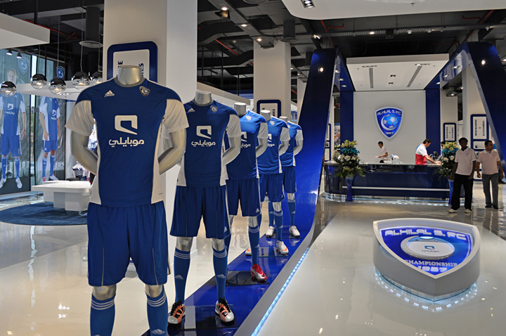 17_Al-Hilal-flagship-store-by-Redesign-Group-Riyadh-Saudi-Arabia-03.jpg