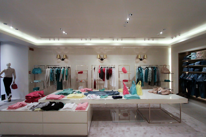 36_LIU-JO-store-Christopher-Goldman-Ward-Reggio-Emilia-Italy-02.jpg