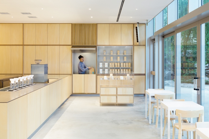 8_Blue-Bottle-Coffee-Roppoingi-by-Schemata-Architects-Tokyo-Japan.jpg