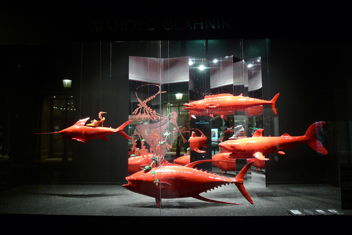 11_Manolo-Blahnik-windows-at-Printemps-Paris.jpg