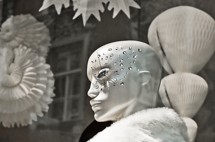 19_KO-Ice-Princess-Christmas-windows-Graz-05.jpg