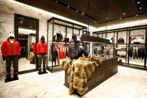 5_Moncler-store-by-Gilles-Boissier-Istanbul-300x200.jpg