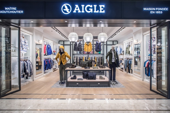 9_AIGLE-store-by-Free-Think-Design-Ltd-Gideon-Day-Hong-Kong.jpg