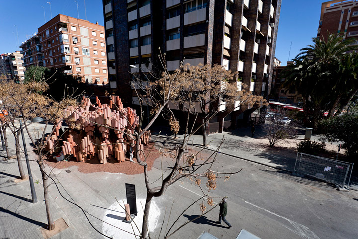 18_Corrugated-Cardboard-Pavilion-by-Miguel-Arraiz-Garcia-David-Moreno-Terron-Valencia-Spain-09.jpg