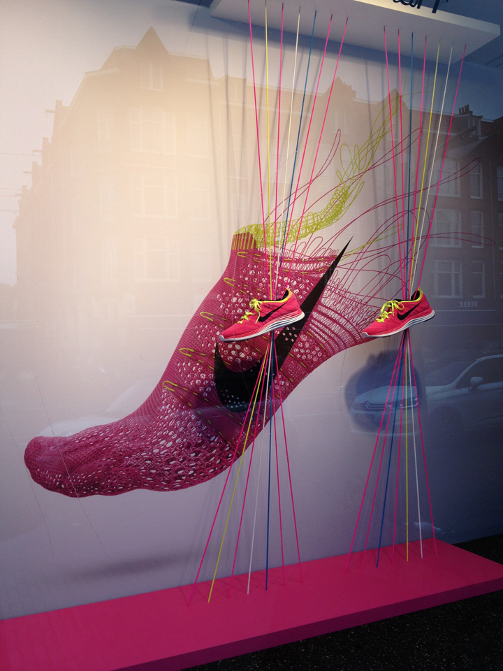 17_Nike-windows-by-Con-Fetti-Kalverstaat-Amsterdam-02.jpg