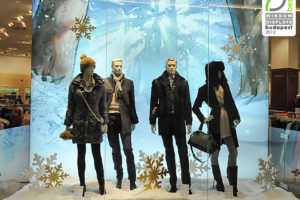 6_Peek-Cloppenburg-Christmas-windows-2012-Budapest-300x200.jpg