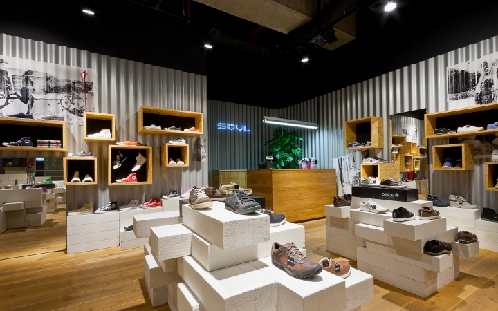 24_SOUL-concept-shoe-store-by-A-D-design-Warsaw-07.jpg