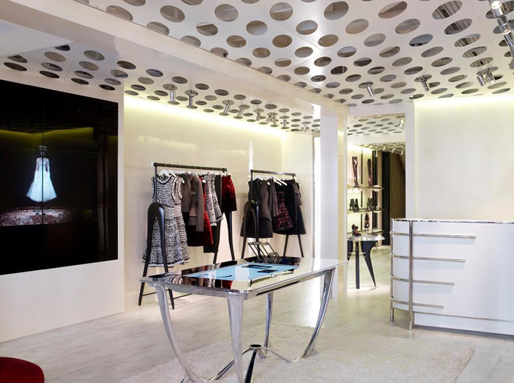 19_Alexander-McQueen-flagship-store-Sarah-Burton-David-Collins-Studio-London-02.jpg