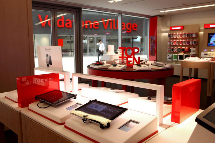 27_Vodafone-concept-store-by-iarchitects-Italy-10.jpg