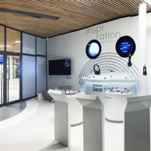 5850_Samsung-store-by-Umdasch-Shopfitting-Paris-France-300x300.jpg