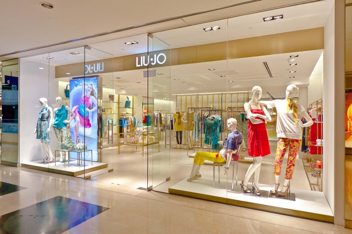 9_LIUJO-store-by-Fabio-Caselli-Design-Singapore.jpg