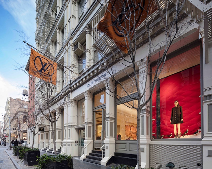 31_Louis-Vuitton-store-redesign-by-Peter-Marino-New-York-City10.jpg