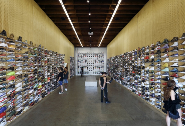 28_Flight-Club-sneaker-store-by-Slade-Architecture-Los-Angeles-California-02.jpg