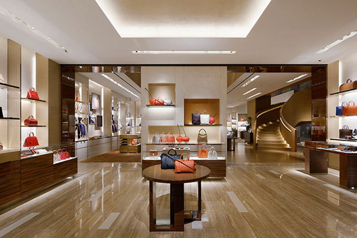 10_Louis-Vuitton-store-Tokyo-Japan.jpg