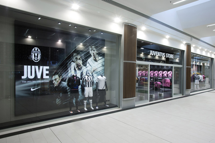 26_Juventus-store-by-Lisa-Rambaldi-Turin-11.jpg