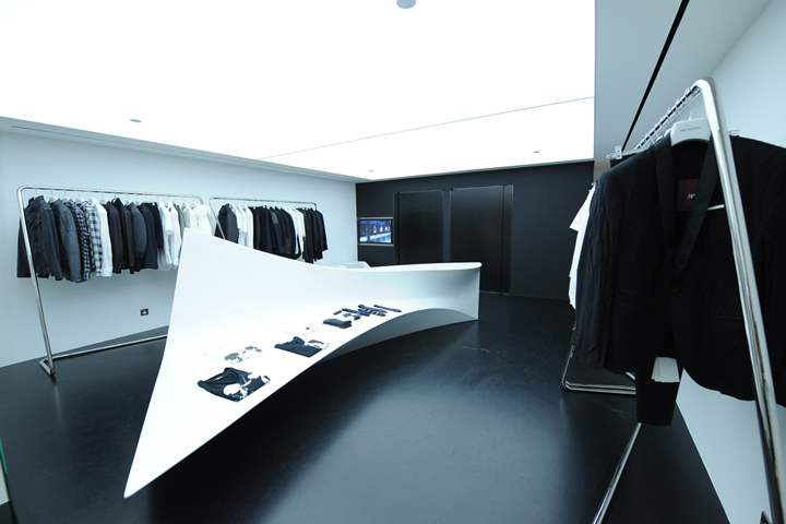 16_Neil-Barrett-store-by-Zaha-Hadid-Hong-Kong-03.jpg