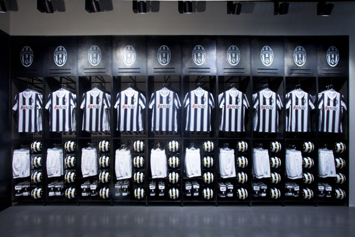 31_Juventus-store-by-Lisa-Rambaldi-Turin-06.jpg