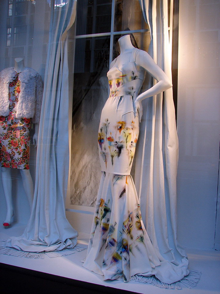 17_Bergdorf-windows-Spring-2013-New-York-04.jpg