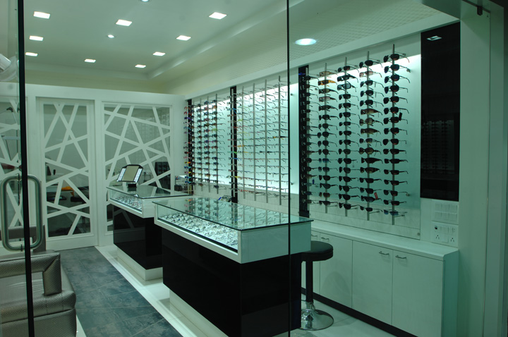 9_Optic-store-by-studio-7-designs-Vadodara-India.jpg