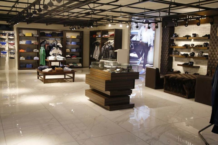 20_Brand-Land-store-by-Mark-Inn-Lahore-Pakistan-05.jpg