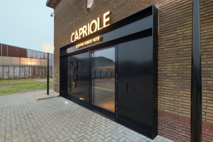 36_Capriole-Café-by-Bureau-Fraai-The-Hague-The-Netherlands14.jpg