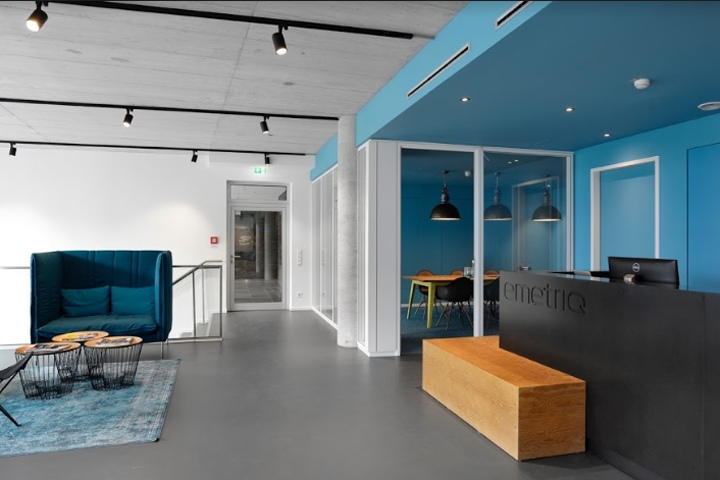 11_Emetriq-GmbH-offices-by-sbp-design-Hamburg-Germany-00.jpg