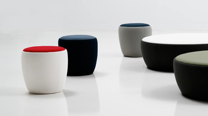 19_Chat-stools-by-Nadadora-for-Sancal-05.jpg