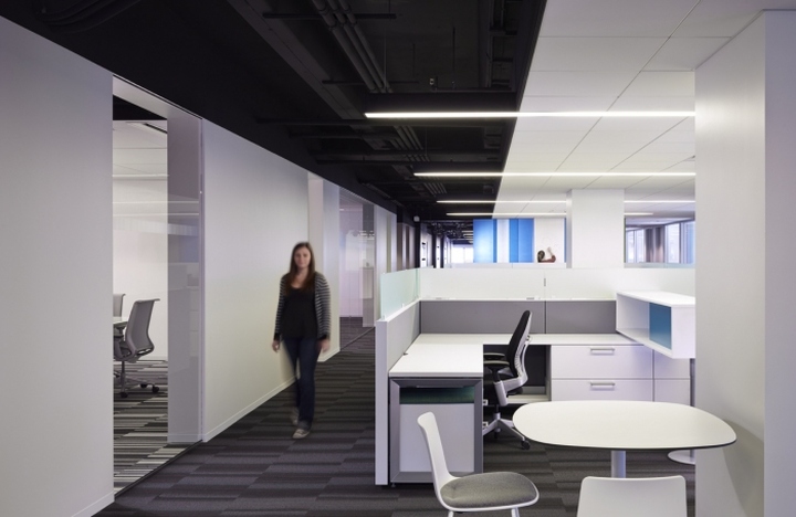 21_Comcast-Spotlight-Offices-by-CannonDesign-Chicago-Illinois-09.jpg