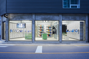 8_Freitag-store-by-Torafu-Architects-01-300x200.png